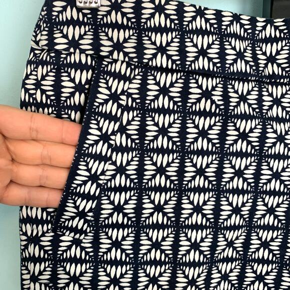 J. Crew Factory Navy Print Stretch Chino Shorts Size 0 - Picture 2 of 5